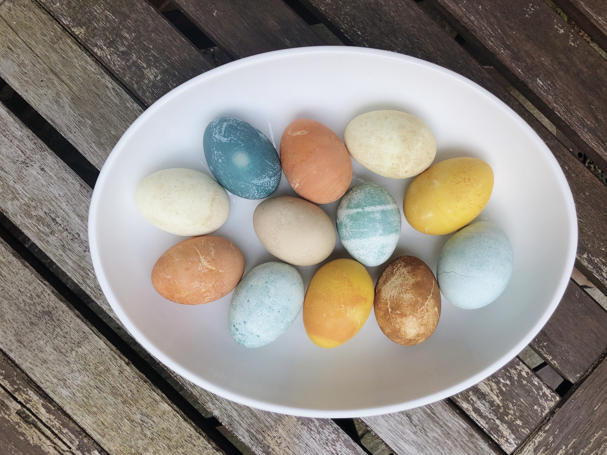 Easter eggs from natural vegetable dye